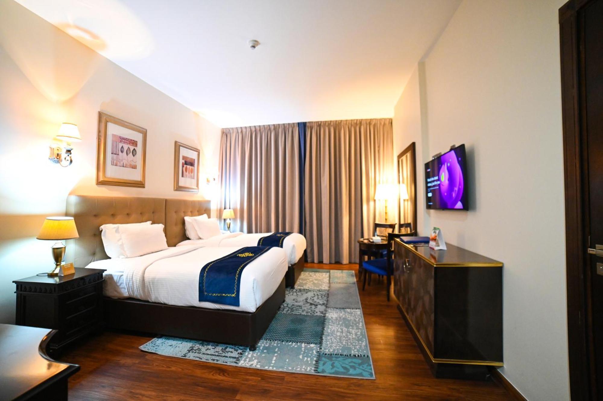 Seven Seas Hotel ดูไบ ภายนอก รูปภาพ